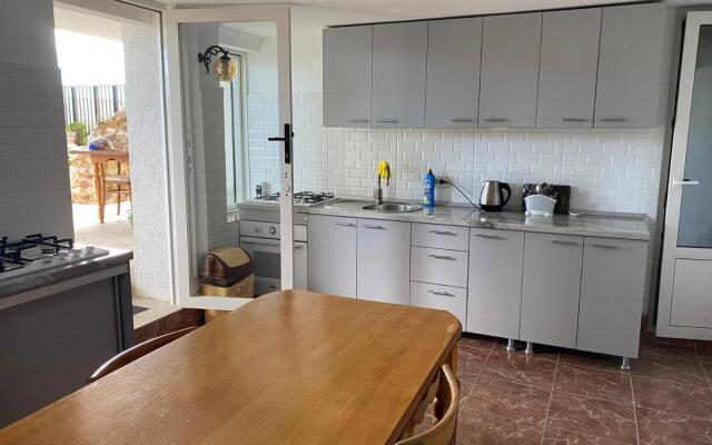 Elida Guest House
