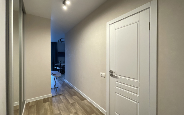 S Dizaynerskim Remontom Studio Flat