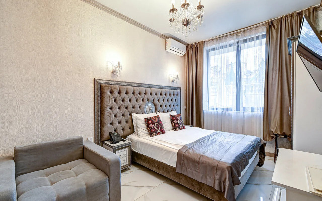 Semeinye u morya s basseinom Apartment