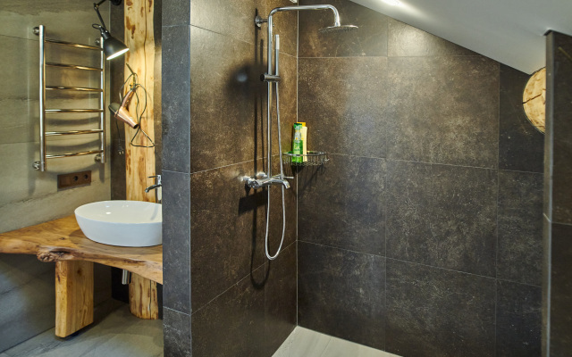 Kedr 760, 5 spalen, 12 gostej s Bassejnom i Banej Chalet