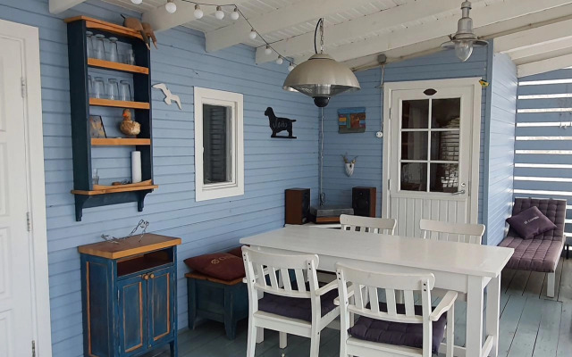 V Kottedzhnom Poselke Izumrudnye Kholmy Private house