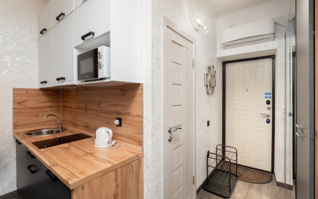 U Morya S Basseinom V ZhK Solnechnyij apt26 Apartment