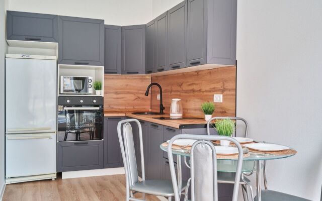 Na Novoserednevskom Prospekte 17/1 Apartments