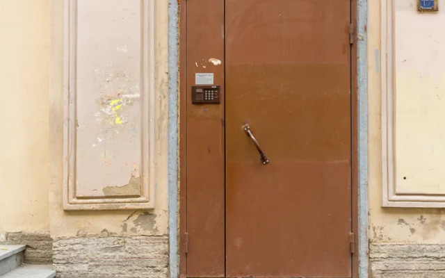 Studiya s balkonom Bombflat na Grivtsova Apartments