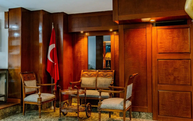 Peak Star Hotel