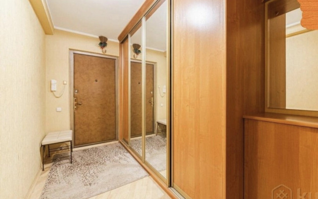 Apartments Trekhkomnatnye Na Ulitse Rafieva