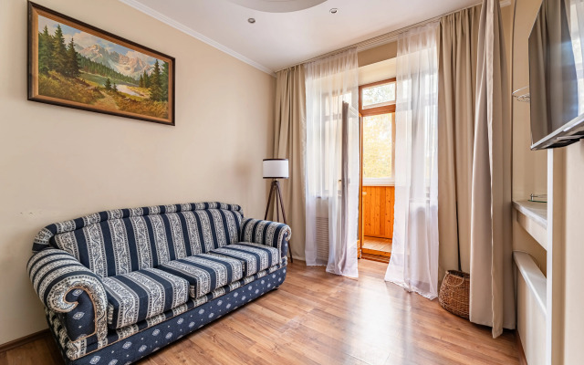 Квартира Уютная трехкомнатная в центре