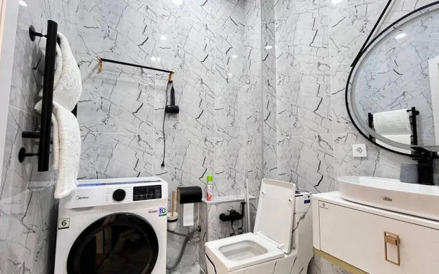Yevrodvushka ryadom s Mega Parkom Flat