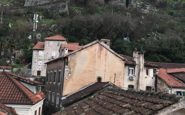 Hotel Athos Guesthouse