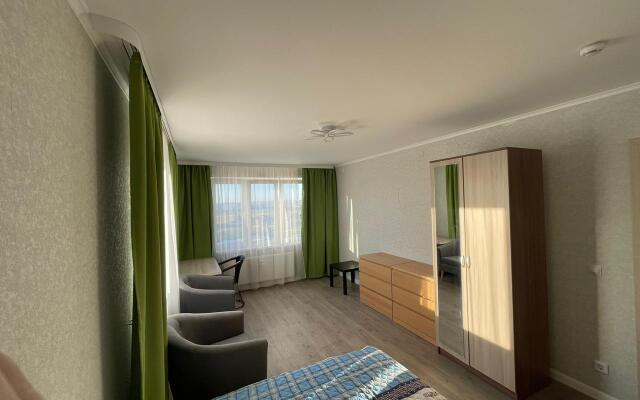 S 2 Komnatami Na 16 Etazhe Apartments