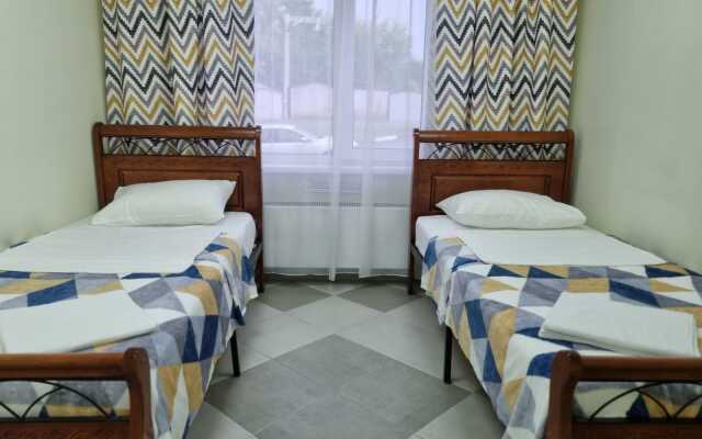 Diplomat Na Molodezhnoy Hotel