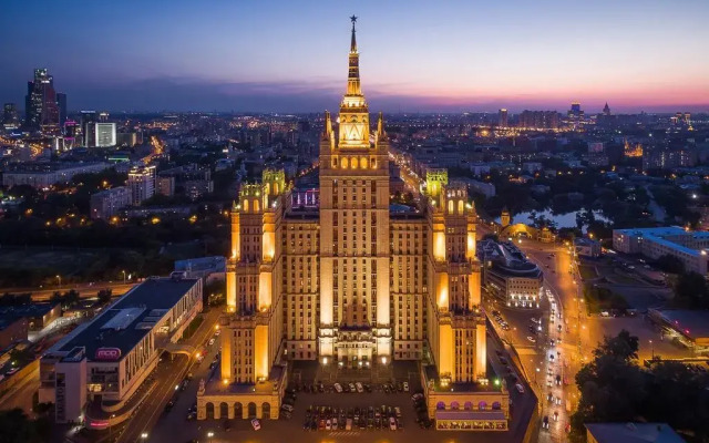 Lyuks s balkonom ı vidom na Moskva-Siti Apartments