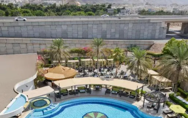 Отель Radisson Blu Hotel, Muscat
