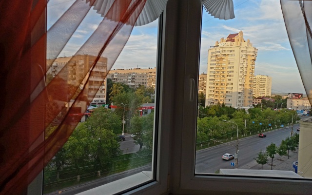 Prostornaya kvartira s erkerom v cenrte goroda-geroya Flat