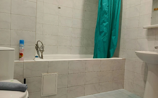 Prostornaya na Shirotnoy v Rayone Mzhk Flat