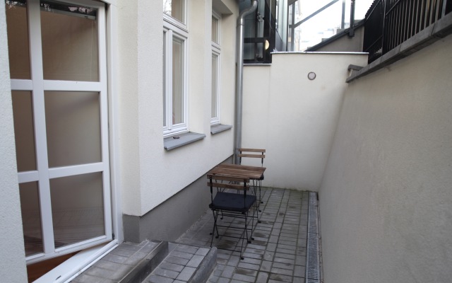 Letmebnb Apartments