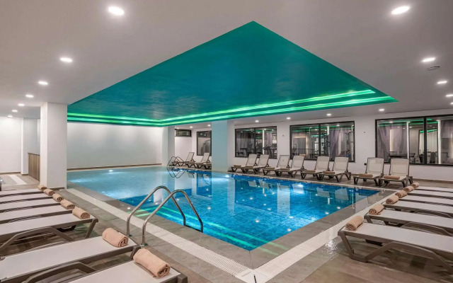 Отель Vox Maris Resort