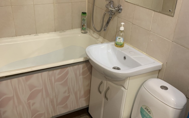 Апартаменты квартира на Малая Тульская 8