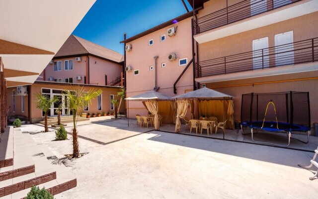 Gostevoy Dom U Yeleny Guest House