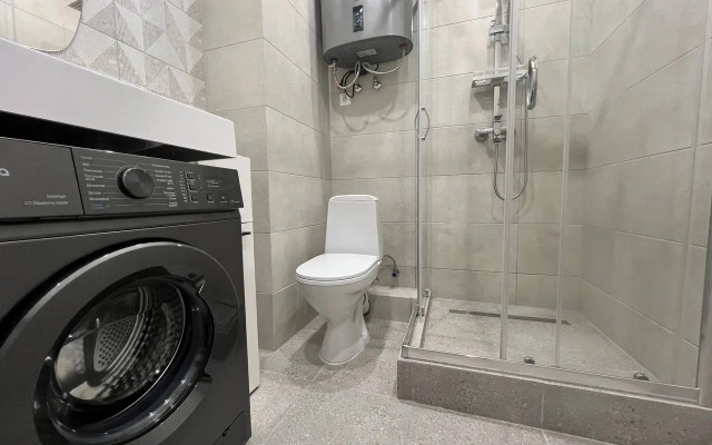 Dlya Tryokh Gostey S Balkonom Apartments