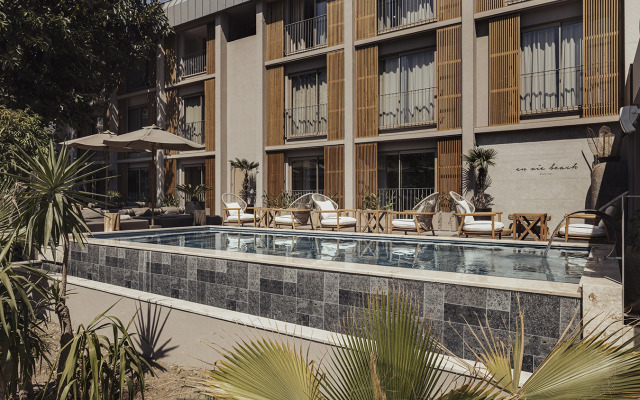 En Vie Beach Boutique Hotel