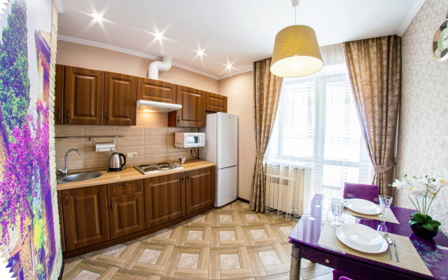 Po ul. 13-ya Liniya 37/4 Apartments