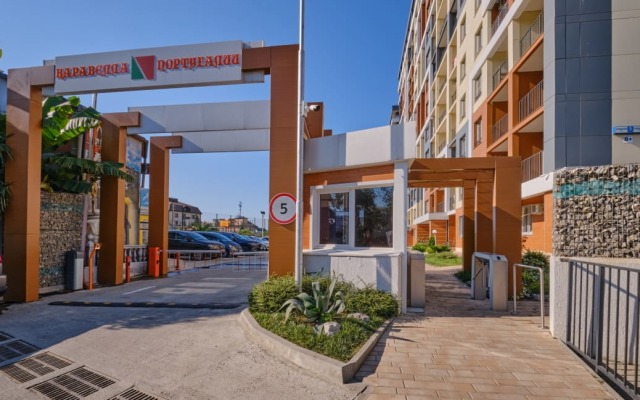 Studiya u morya s bassejnom na territorii. Karavella 112 Apartments