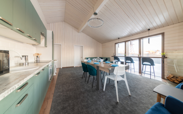 Гостевой дом LuckyHomeRent Домик у Озера 1