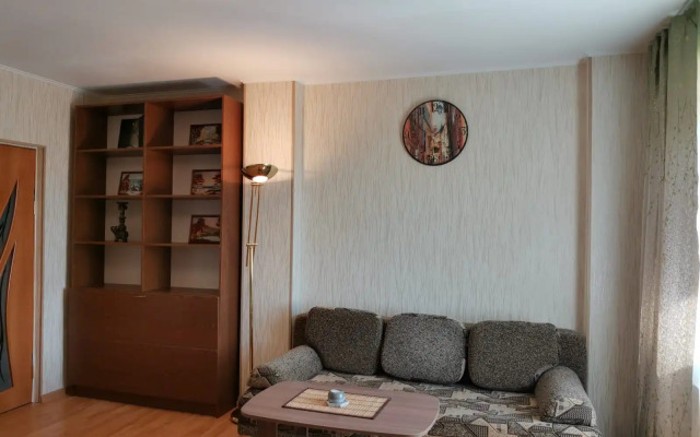 Yevrodvushka V Tsentre Zelenogradska Flat
