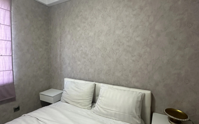 Квартира Двухкомнатная около Метро Комендантский Проспект