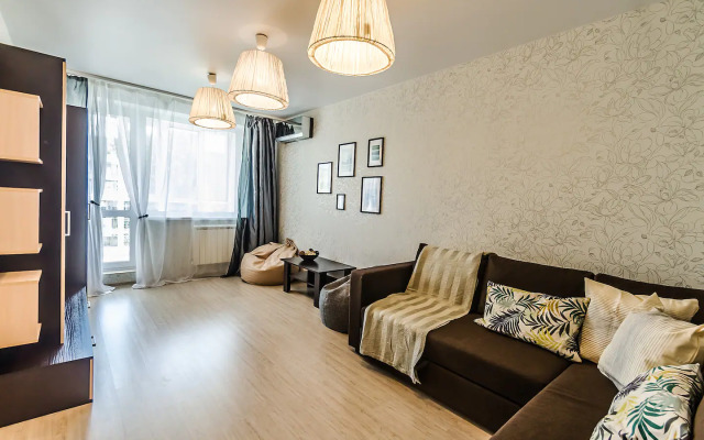 2-Kh Komn. Na Naberezhnoy Apartments