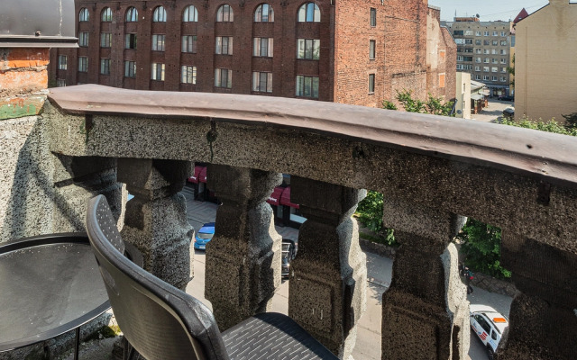 JN Apartments Dizajnerskaya vidovaya studiya s balkonom Flat