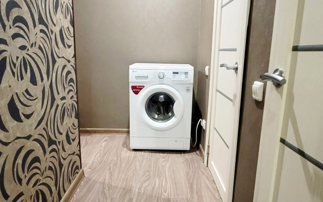 Na Lomonosova U Pruda Flat