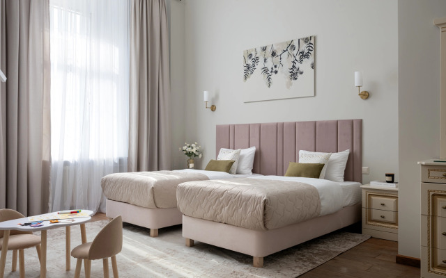 Nikitskiy Bulvar 7b Apartments