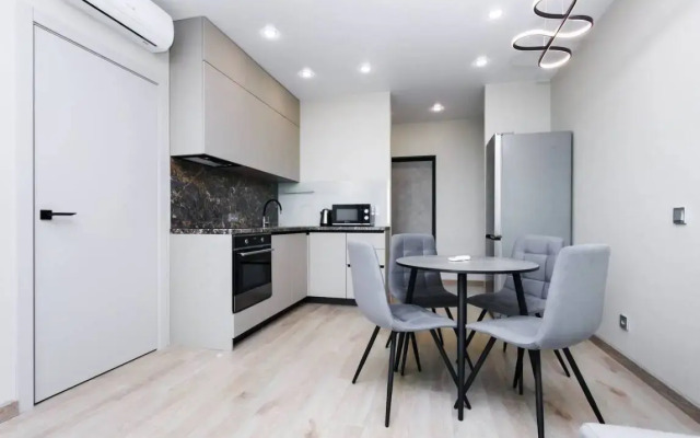 Clever House Apartments 5