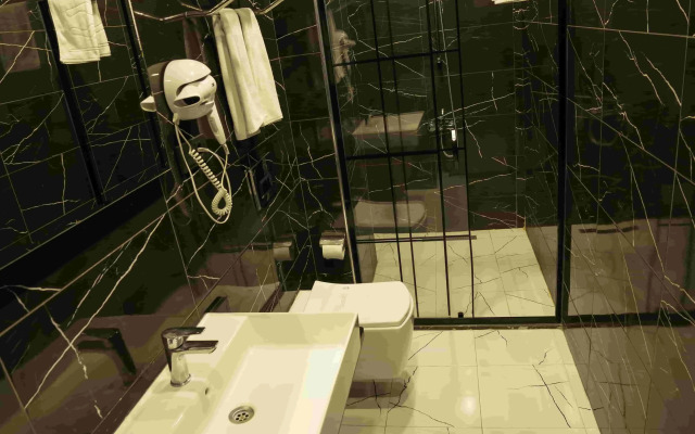 Express Plus Hotel