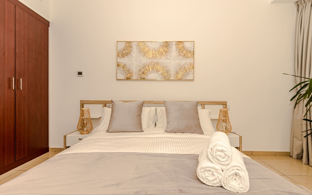 Gma Rimal 4br Sea View Apartments