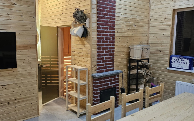 Частный дом с баней и бассейном