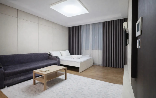 Apartamenty 19et. 2h komn.kv s sikarnym vidom na Mecet' Hazret Sultan