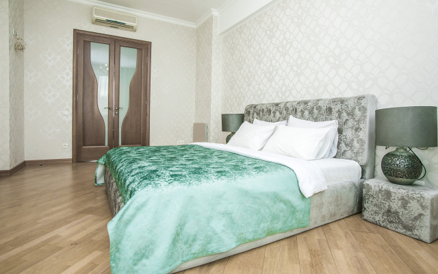 3-room on 2 International Street City Center  Apartments