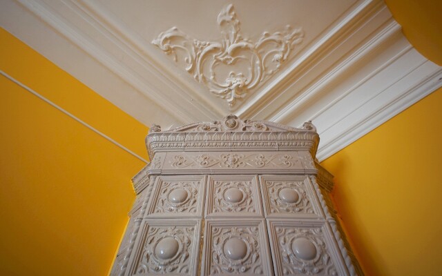 Меблированные комнаты на Столярном