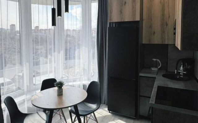 Chetyrekhkomnatnaya Na Druzhby 28/7 Flat