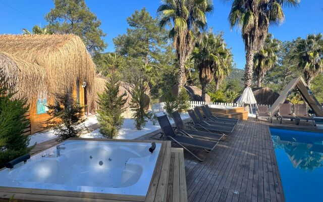 The Hill Glamping Bungalow