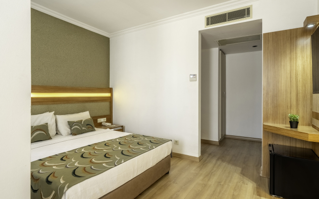 La Brisa Hotel