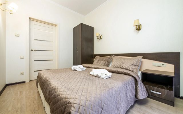 Oplot - S dvumya spal'nyami i vannoj 2 Apartments