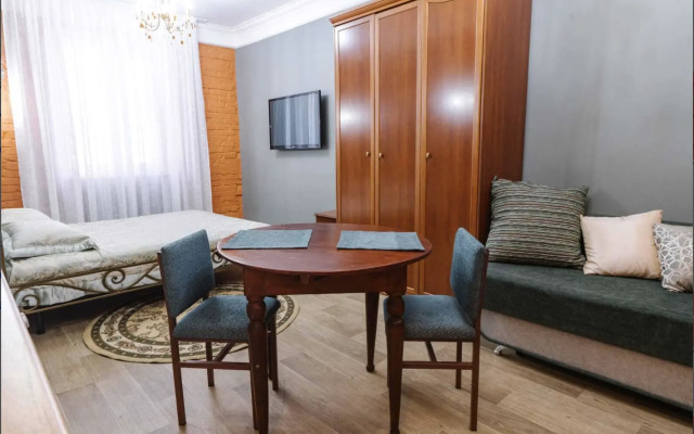 Bronzovy Zakat Ryadom S Parkom V Tsentre Apartments