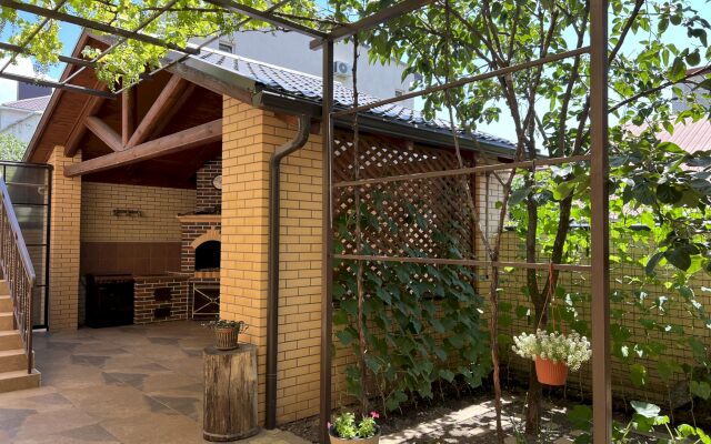 120 2 Komnatny Etazh S Kukhney Private House