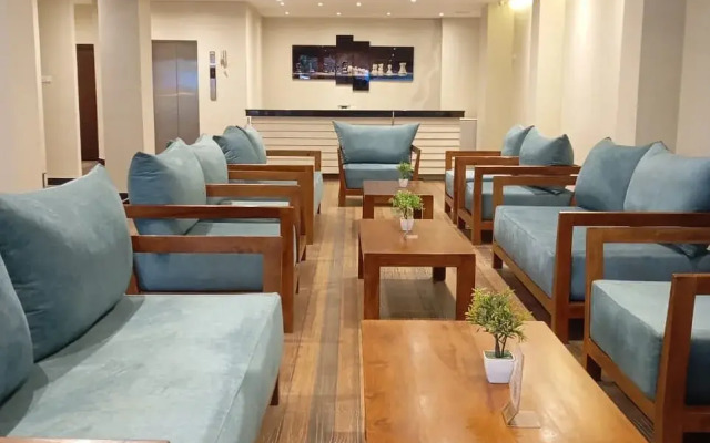 Oak Ray La Ella Breeze Hotel
