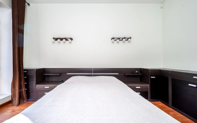 Апартаменты на парадной с фонтанами