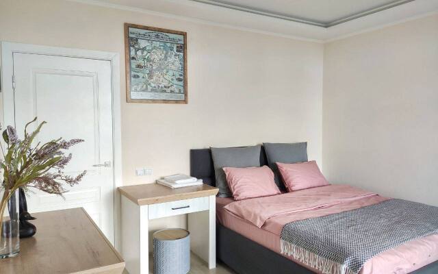 V Tsentre Goroda Flat